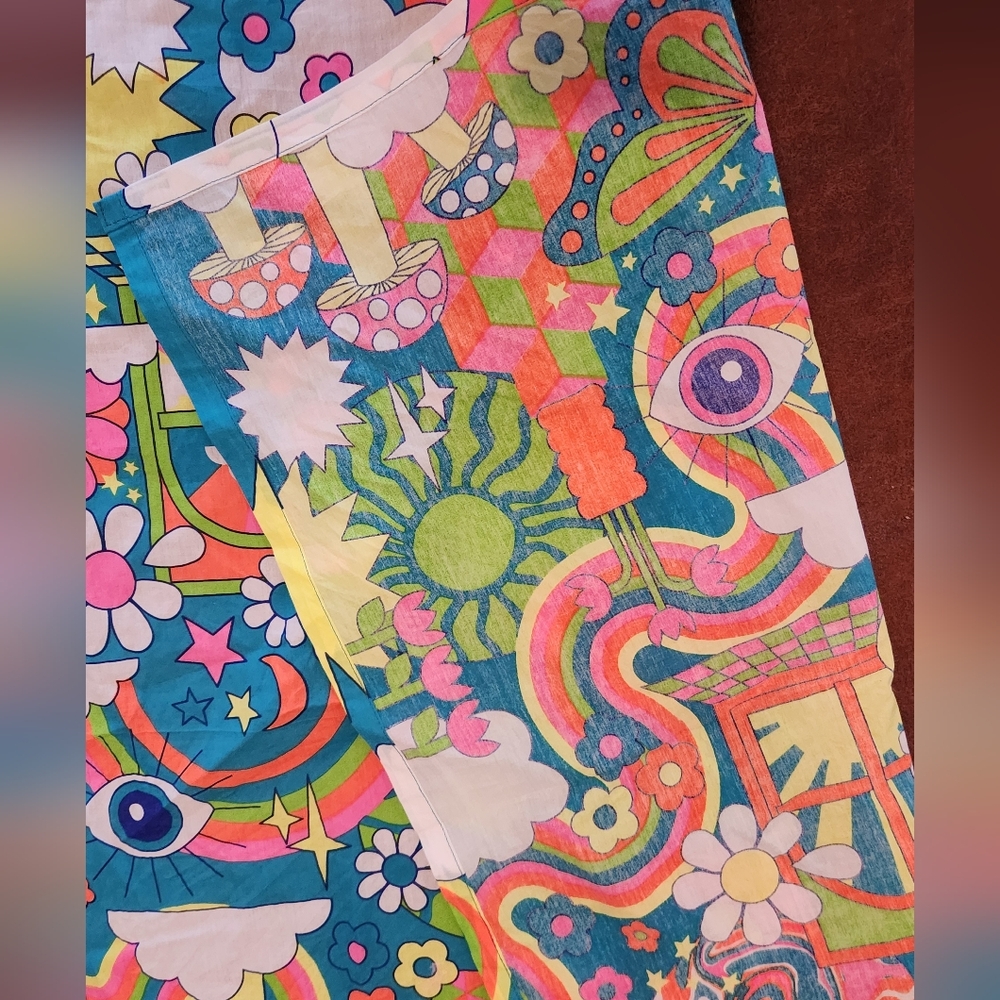 Lush Accessories Radiate Goodness Psychedelic Print Scarf - Picture 3 of 5